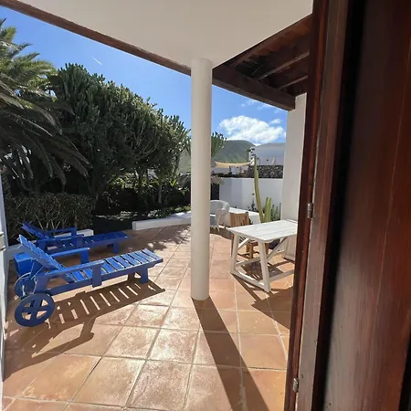 Vakantiehuis Stylish House In A Real With Private Garden *