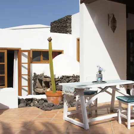 Stylish House In A Real With Private Garden *