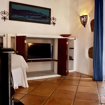 בית נופש Stylish House In A Real With Private Garden *