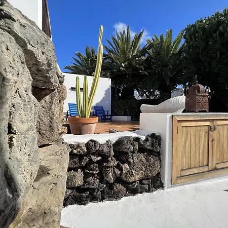 בית נופש Stylish House In A Real With Private Garden